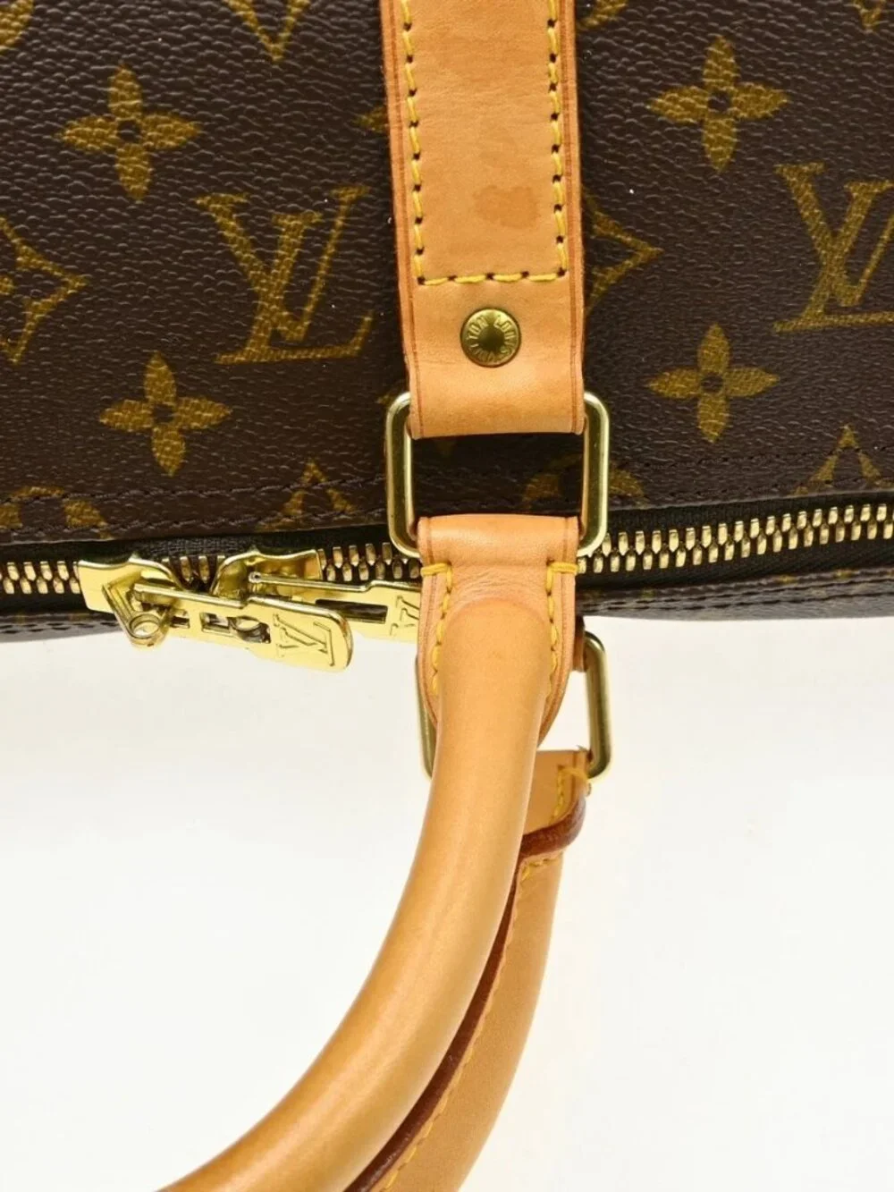 Louis Vuitton outside 	ab